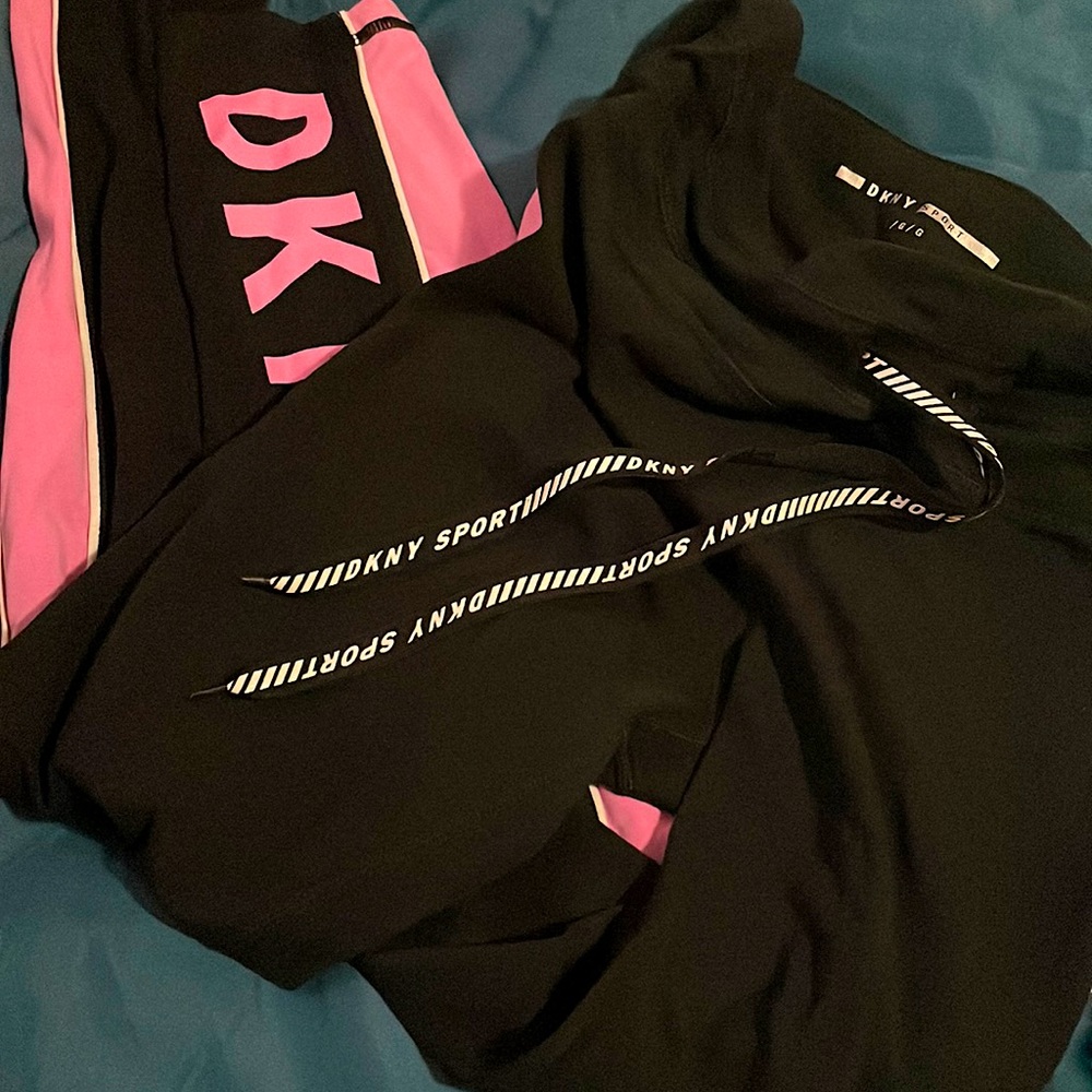 pink black and white knee length leggings